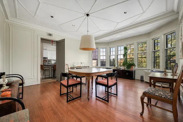 $850,000 | 4224 North Hazel Street, Unit 3, Chicago, IL 60613