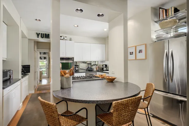 $850,000 | 4224 North Hazel Street, Unit 3, Chicago, IL 60613