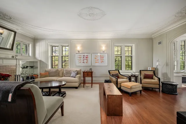 $850,000 | 4224 North Hazel Street, Unit 3, Chicago, IL 60613