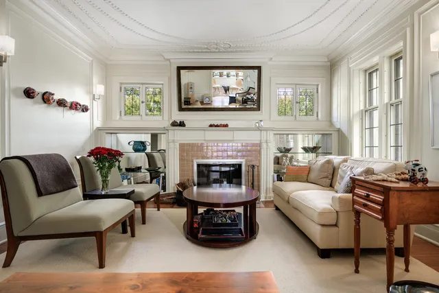 $850,000 | 4224 North Hazel Street, Unit 3, Chicago, IL 60613