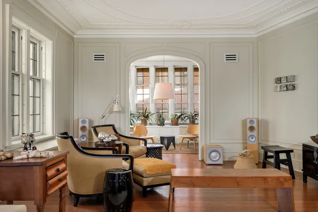 $850,000 | 4224 North Hazel Street, Unit 3, Chicago, IL 60613