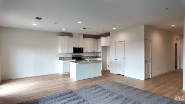 $388,660 | Undisclosed Address, Bakersfield, CA 93307