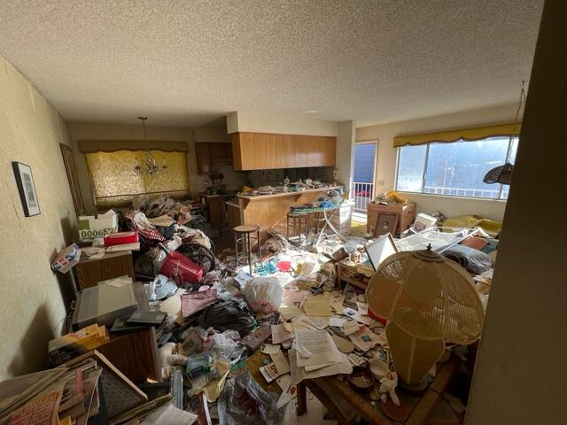 72601 Thrush Road, Unit 4 Palm Desert, CA 92260 - Photo 6 of 8 a very nice looking room with many windows
