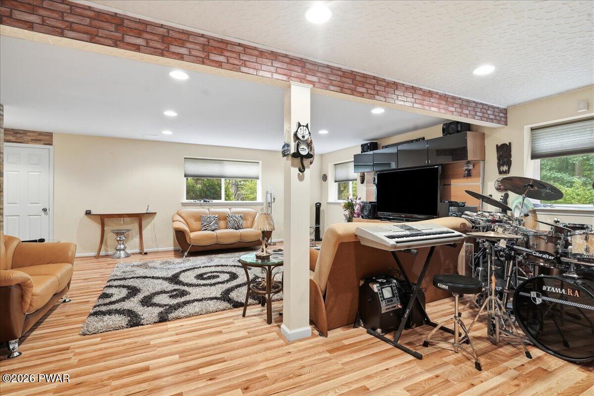 154 Forest Ridge Drive Hawley, PA 18428 - Photo 7 of 42