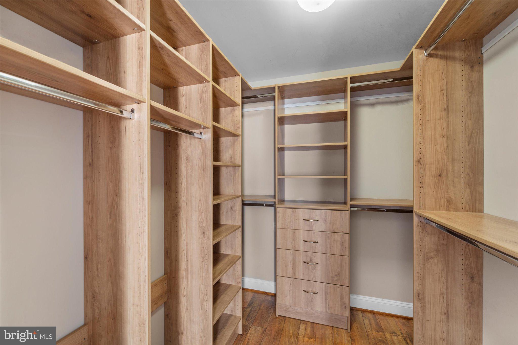 6301 Edsall Road, Unit 112 Alexandria, VA 22312 - Photo 6 of 17