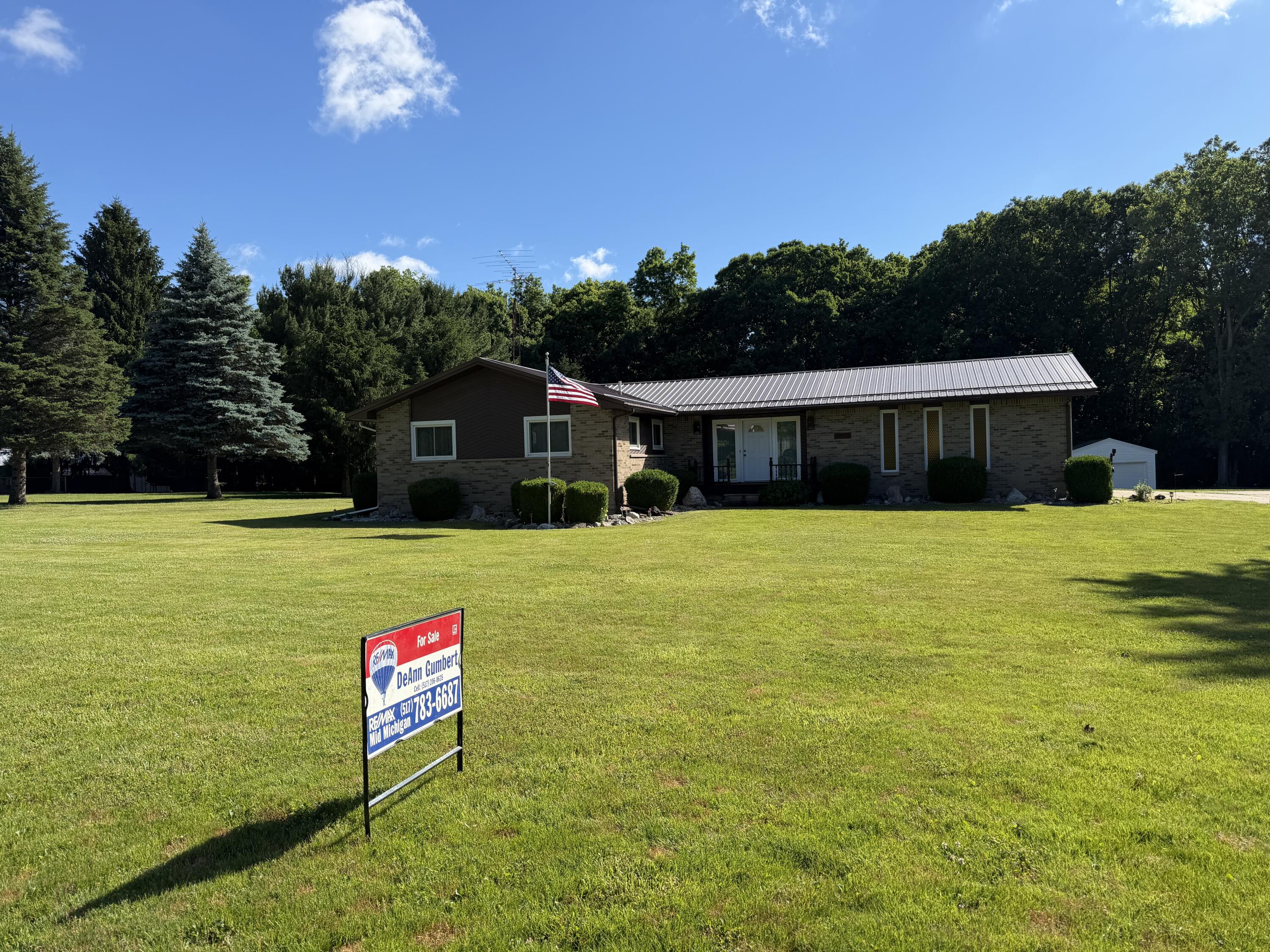 4555 Clinton Road Jackson, MI 49201 - Photo 2 of 28 IMG_6195