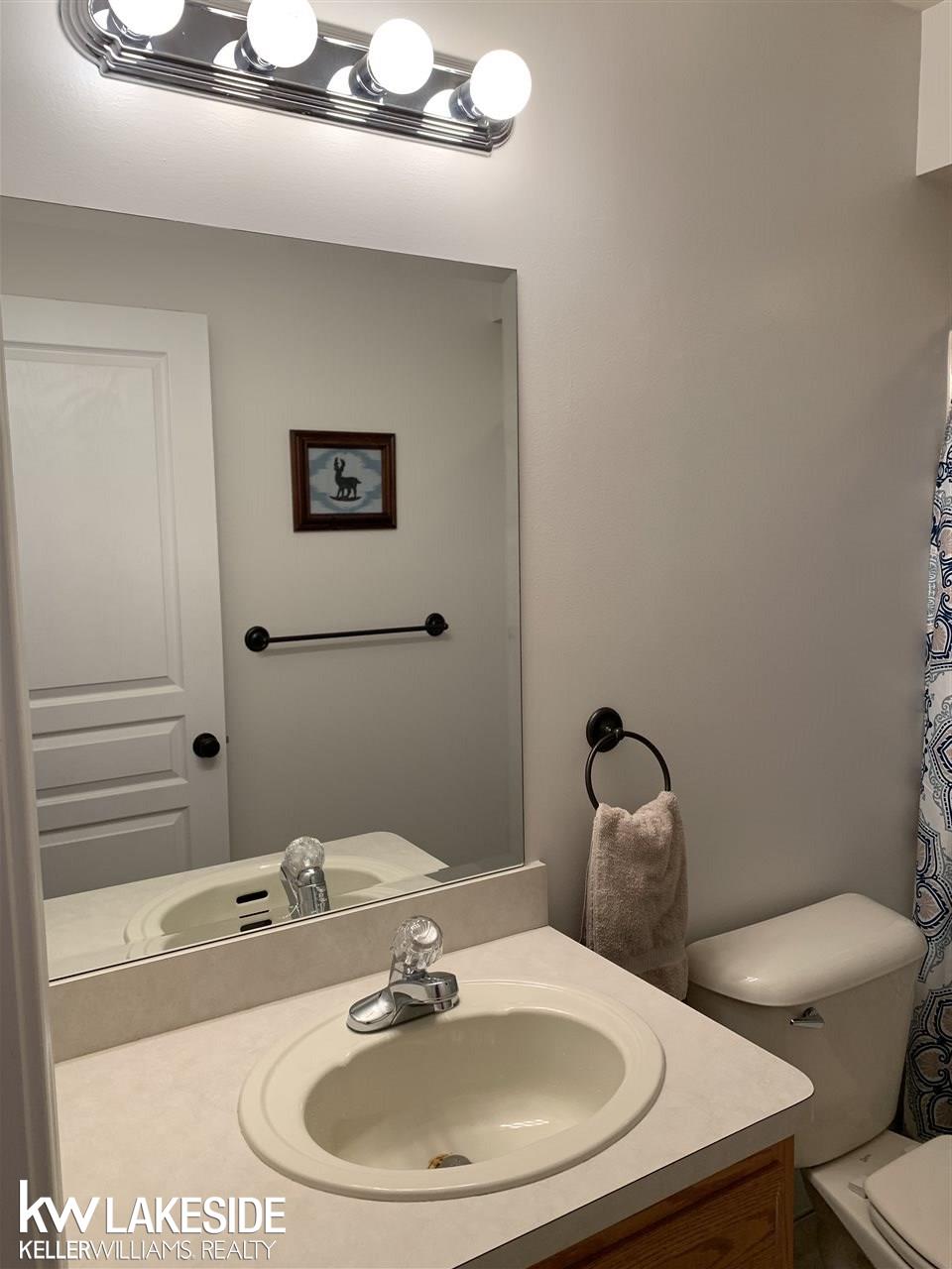 23122 Rochelle Street Macomb, MI 48042 - Photo 49 of 55 31383961-52.JPG