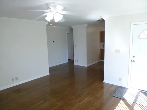$269,900 | 30 Aspen Lane, Carpentersville, IL 60110