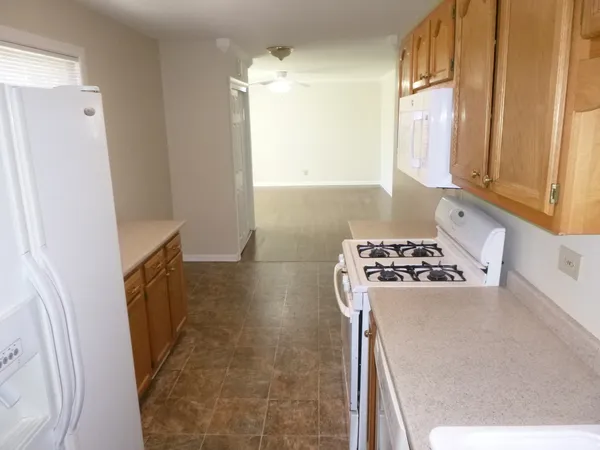 $269,900 | 30 Aspen Lane, Carpentersville, IL 60110