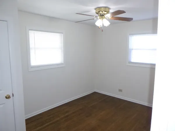 $269,900 | 30 Aspen Lane, Carpentersville, IL 60110