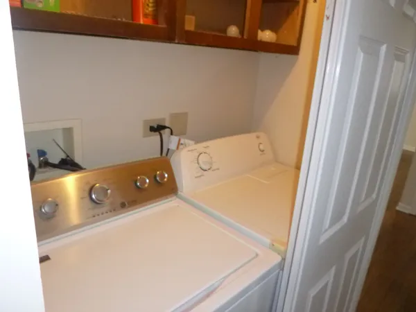 $269,900 | 30 Aspen Lane, Carpentersville, IL 60110