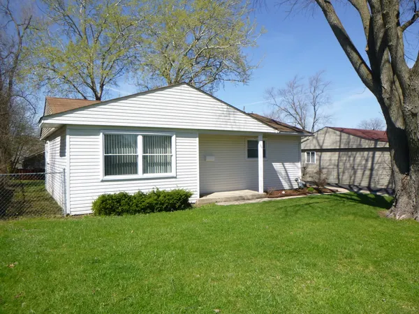 $269,900 | 30 Aspen Lane, Carpentersville, IL 60110