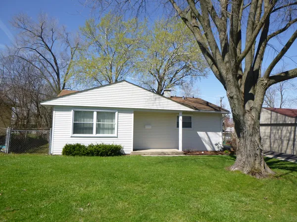 $269,900 | 30 Aspen Lane, Carpentersville, IL 60110