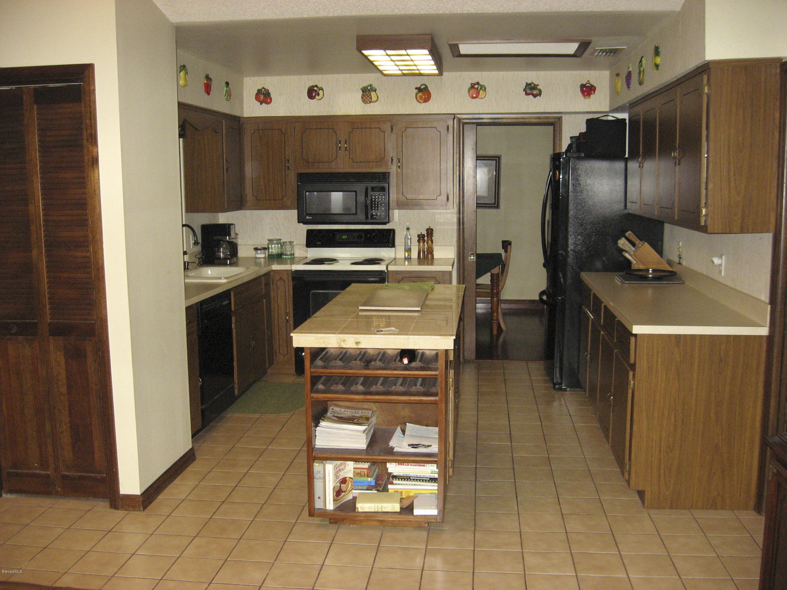 404 Hurst Road Northeast Palm Bay, FL 32907 - Photo 3 of 18 IMG_1653