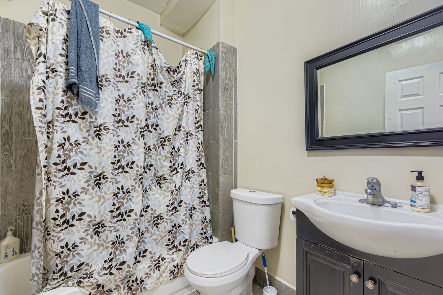 5830 West Rice Street Chicago, IL 60651 - Photo 8 of 21 Gallery Image 8