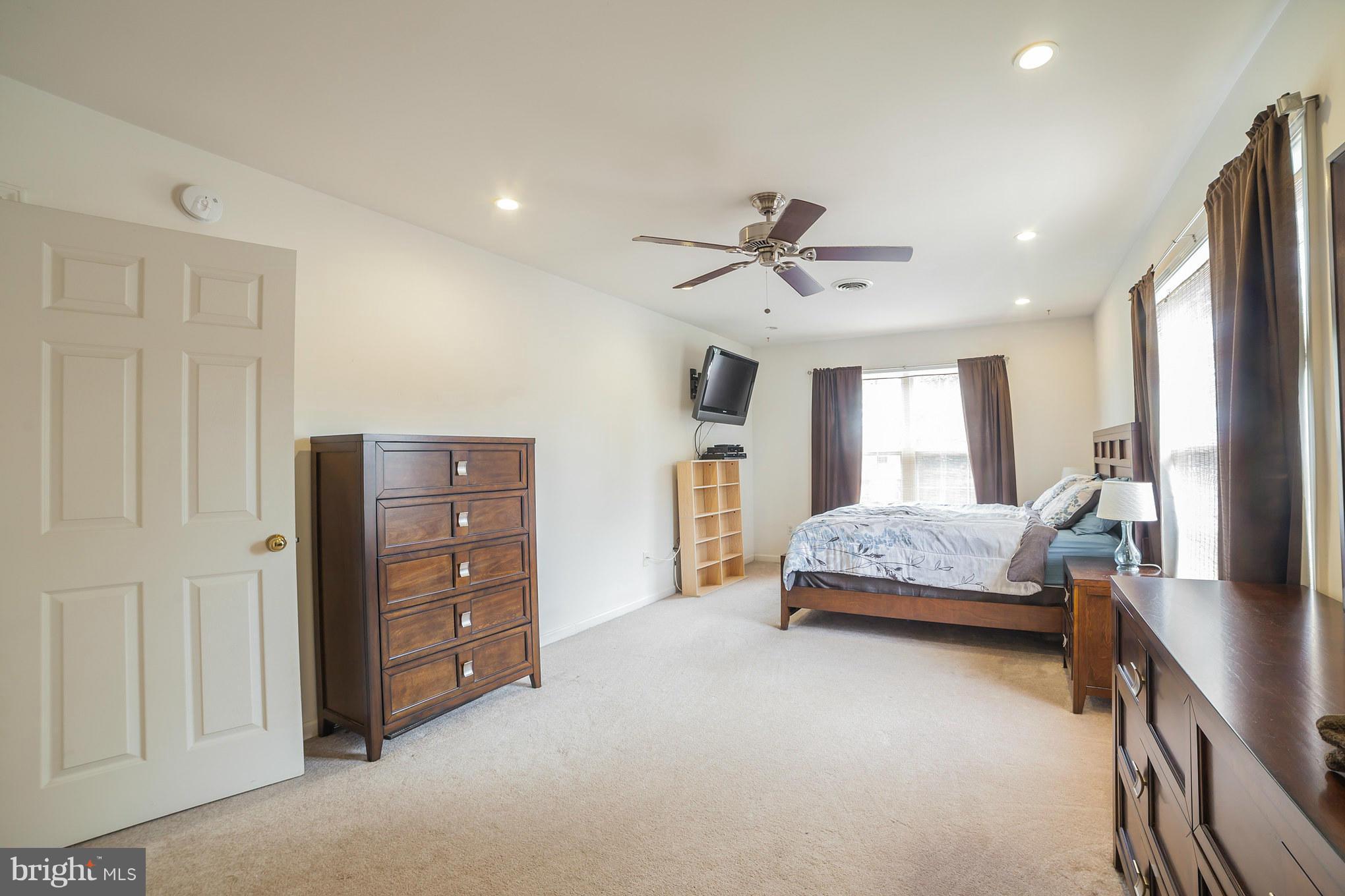 227 Bar Harbor Road Pasadena, MD 21122 - Photo 17 of 30 Large Master Bedroom