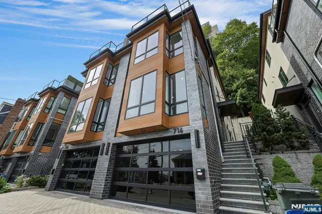 a view of a large building