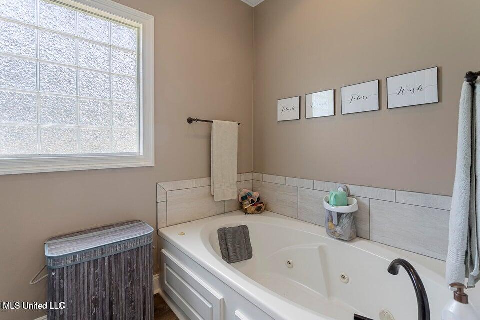116 Hallmark Place Madison, MS 39110 - Photo 19 of 24 bathtub