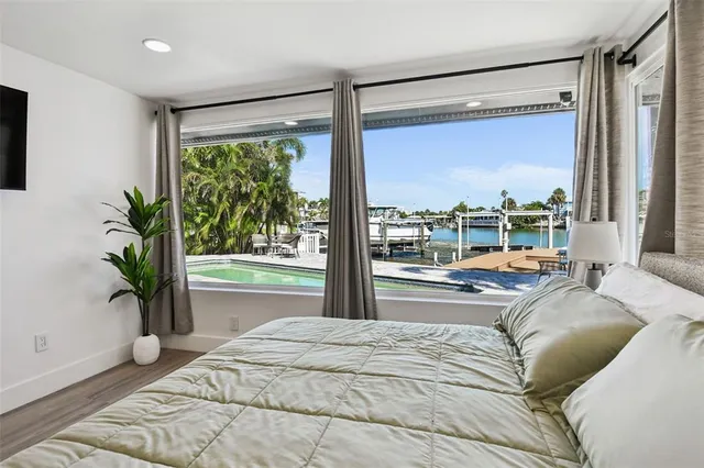 $1,799,990 | 320 Palm Island Northeast, Clearwater Beach, FL 33767