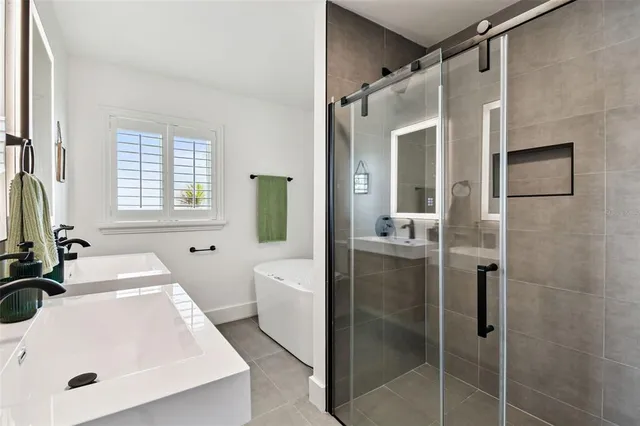 $1,799,990 | 320 Palm Island Northeast, Clearwater Beach, FL 33767