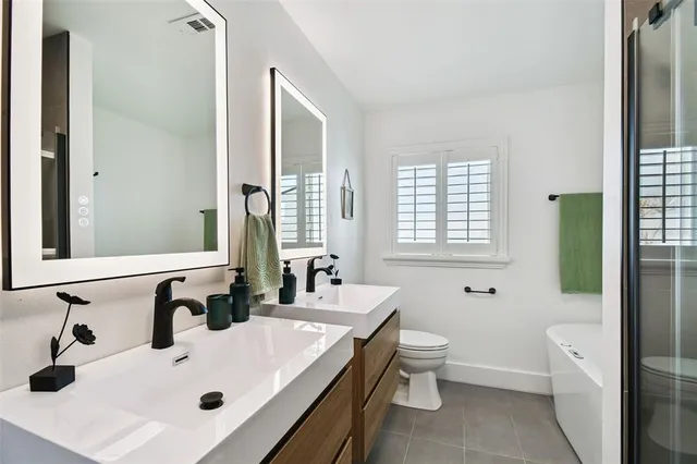 $1,799,990 | 320 Palm Island Northeast, Clearwater Beach, FL 33767