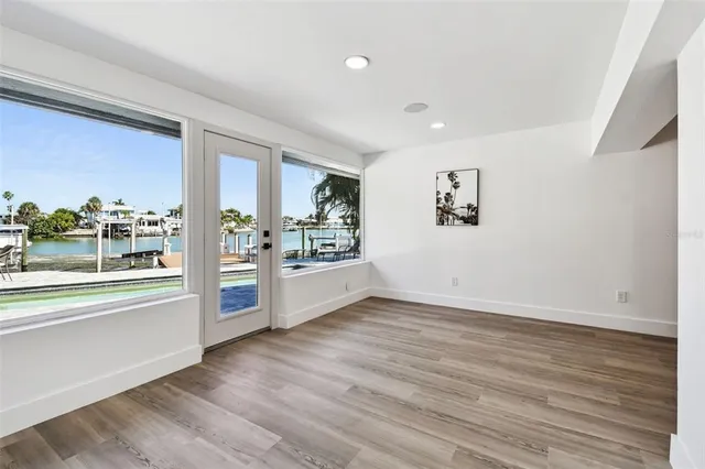 $1,799,990 | 320 Palm Island Northeast, Clearwater Beach, FL 33767