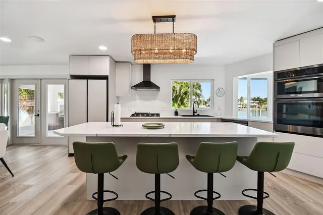 $1,799,990 | 320 Palm Island Northeast, Clearwater Beach, FL 33767