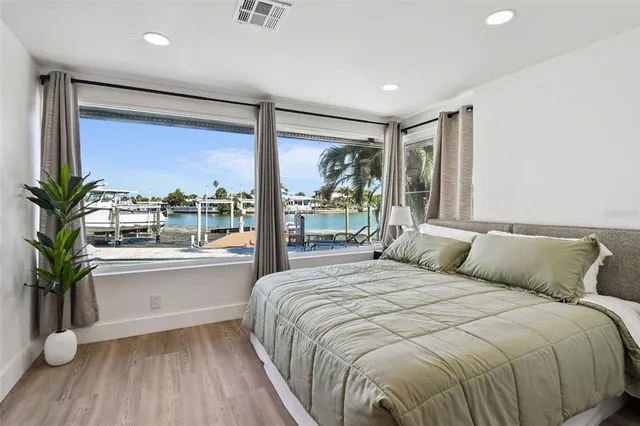 $1,799,990 | 320 Palm Island Northeast, Clearwater Beach, FL 33767