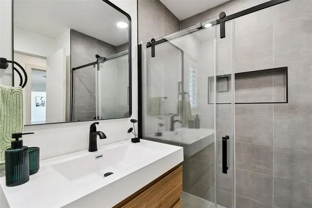 $1,799,990 | 320 Palm Island Northeast, Clearwater Beach, FL 33767