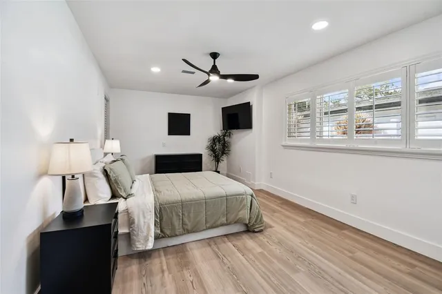 $1,799,990 | 320 Palm Island Northeast, Clearwater Beach, FL 33767