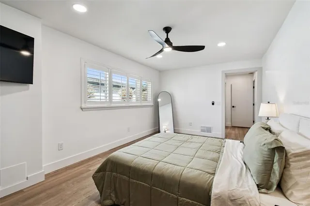 $1,799,990 | 320 Palm Island Northeast, Clearwater Beach, FL 33767