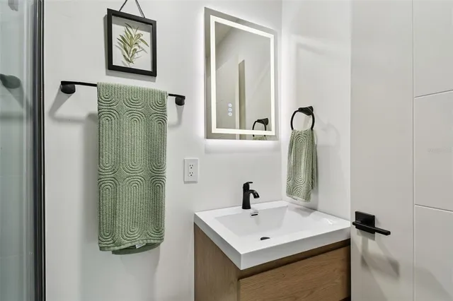 $1,799,990 | 320 Palm Island Northeast, Clearwater Beach, FL 33767