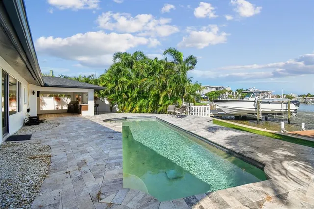 $1,799,990 | 320 Palm Island Northeast, Clearwater Beach, FL 33767
