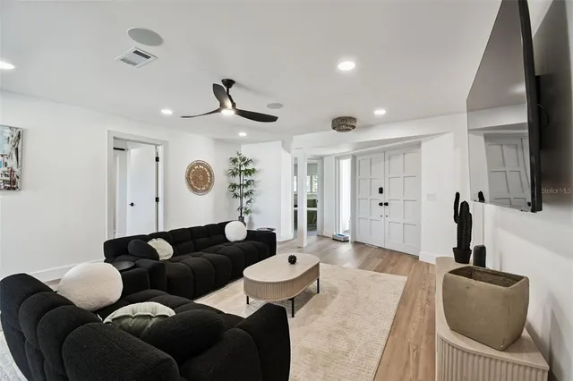 $1,799,990 | 320 Palm Island Northeast, Clearwater Beach, FL 33767