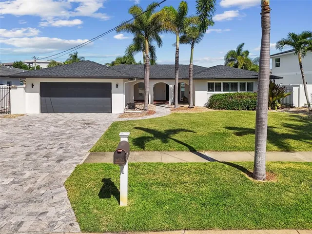 $1,799,990 | 320 Palm Island Northeast, Clearwater Beach, FL 33767