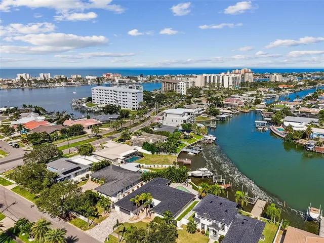 $1,799,990 | 320 Palm Island Northeast, Clearwater Beach, FL 33767