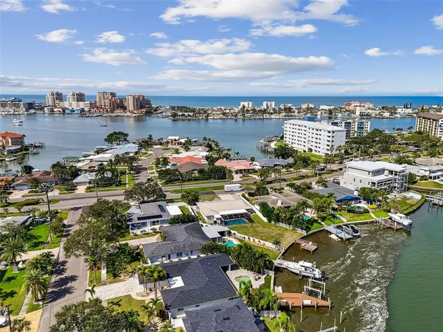 $1,799,990 | 320 Palm Island Northeast, Clearwater Beach, FL 33767