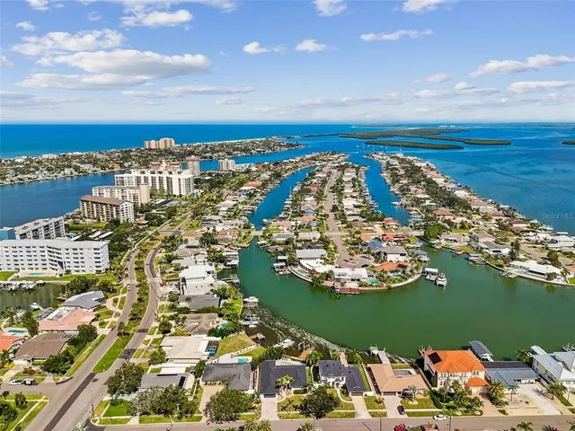 $1,799,990 | 320 Palm Island Northeast, Clearwater Beach, FL 33767