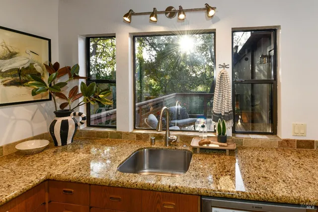 $1,379,000 | 1625 Meek Avenue, Napa, CA 94559