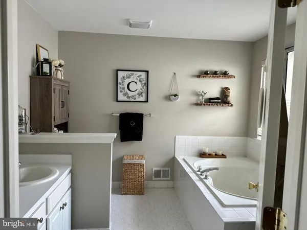 $3,350 | 176 Fountayne Lane, Lawrenceville, NJ 08648