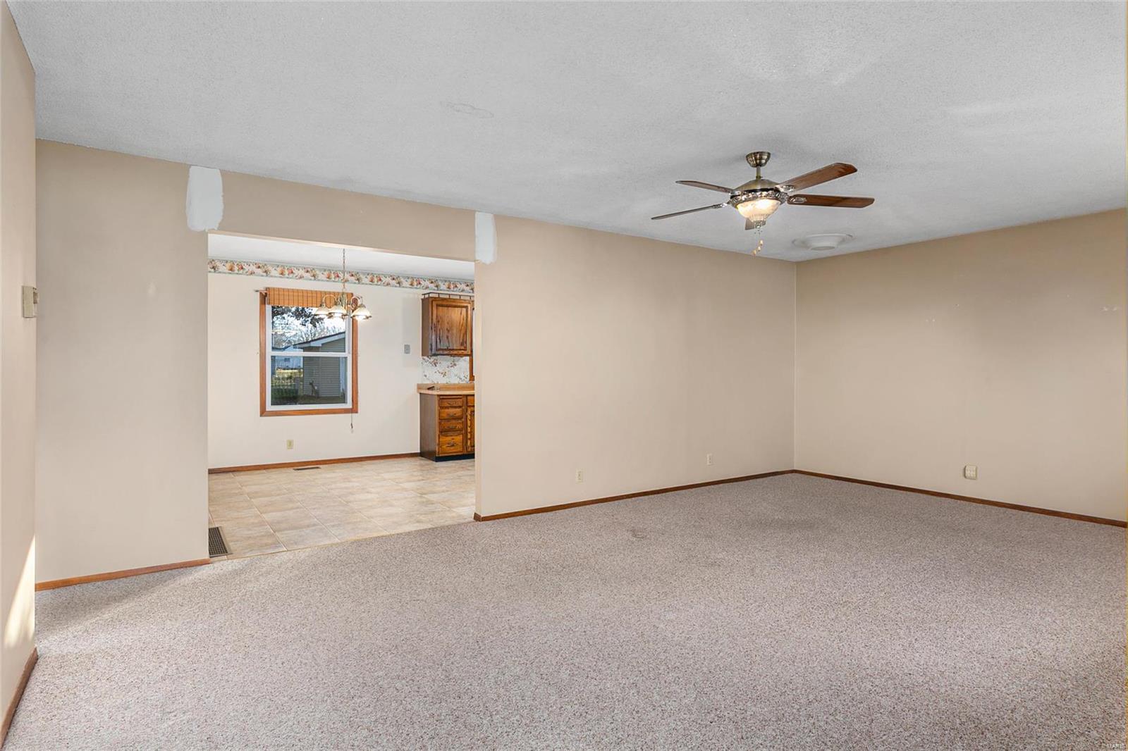 109 Maple Street Raymond, IL 62560 - Photo 5 of 21