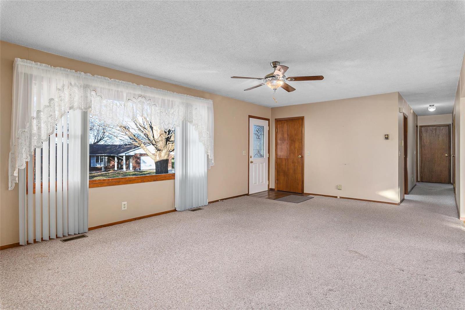 109 Maple Street Raymond, IL 62560 - Photo 7 of 21