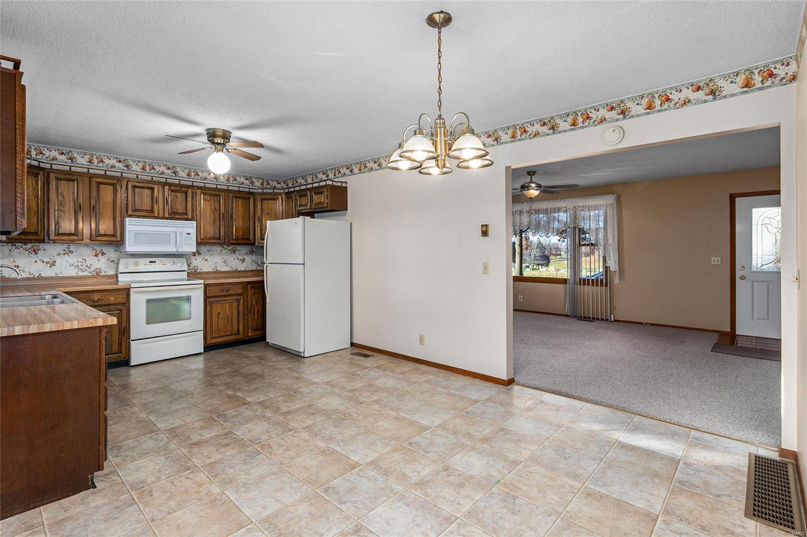 109 Maple Street Raymond, IL 62560 - Photo 10 of 21