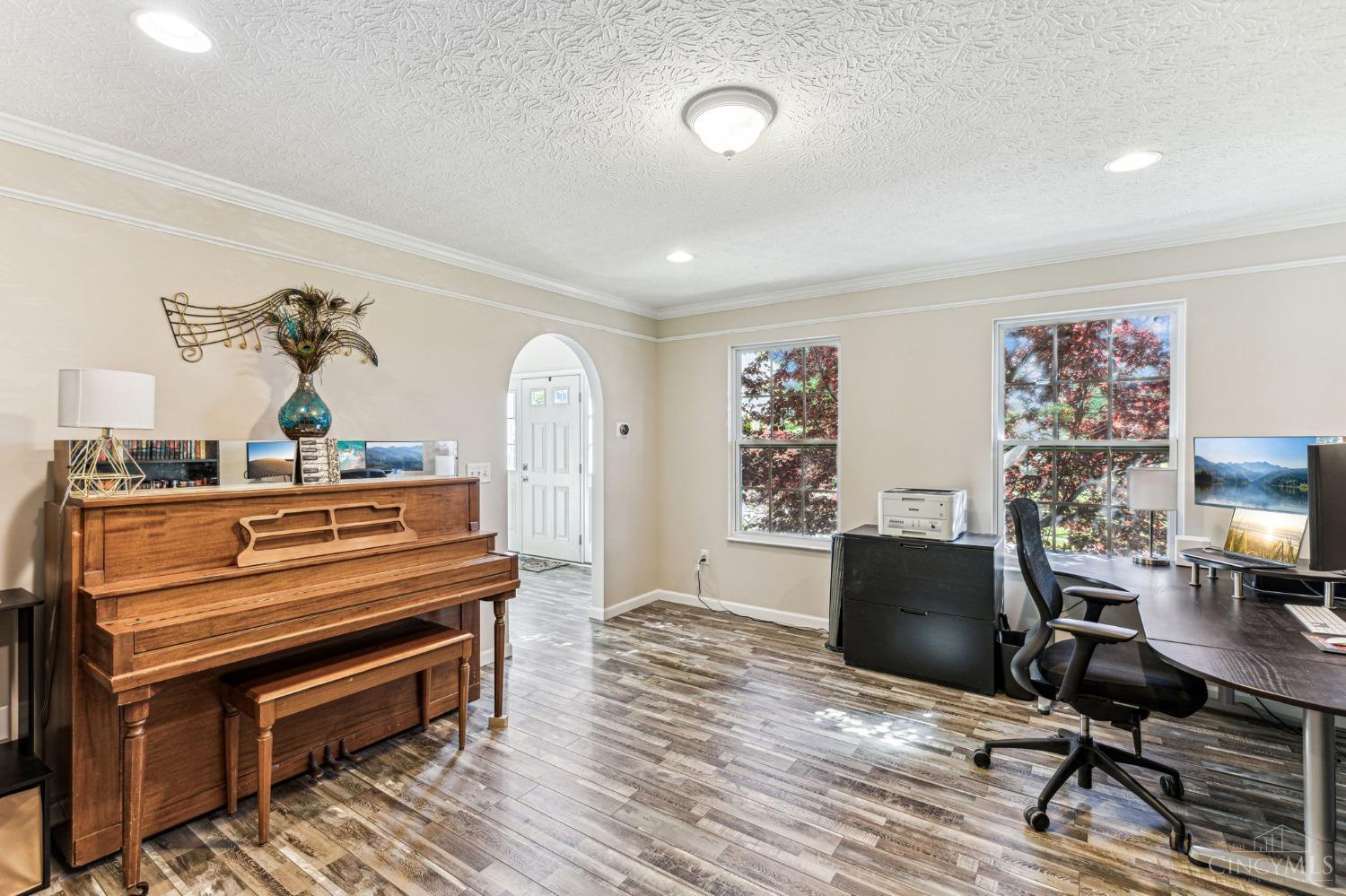 7259 Hunters Ridge Lane Cincinnati, OH 45247 - Photo 12 of 34 Gallery Image 12