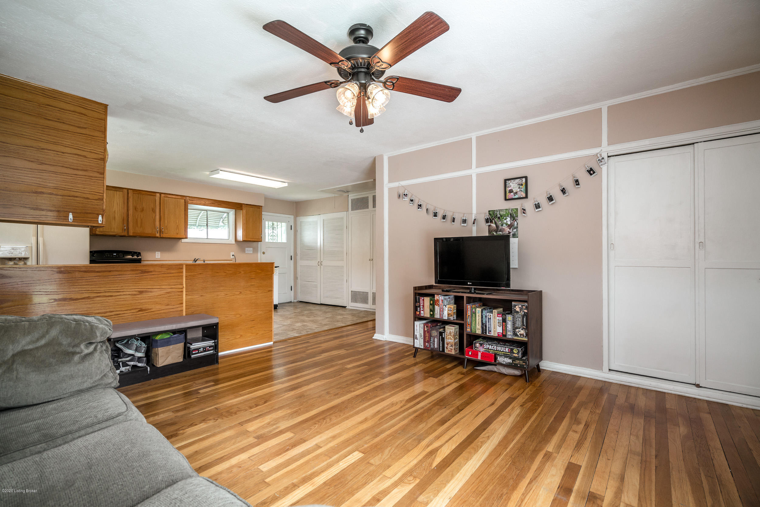 4920 Raven Road Louisville, KY 40213 - Photo 5 of 23 4920 Raven Road-14