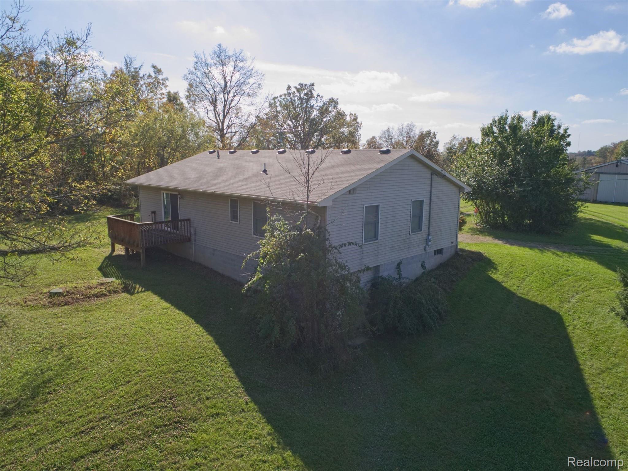 6268 Runyan Lake Road Fenton, MI 48430 - Photo 28 of 31 DJI_0340.jpg