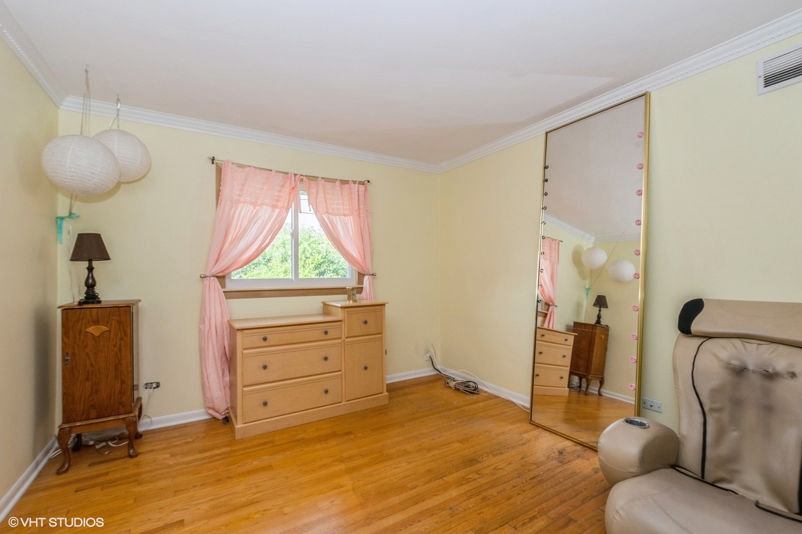 13011 South Shawnee Road Palos Heights, IL 60463 - Photo 17 of 28 a bedroom with a bed and furniture