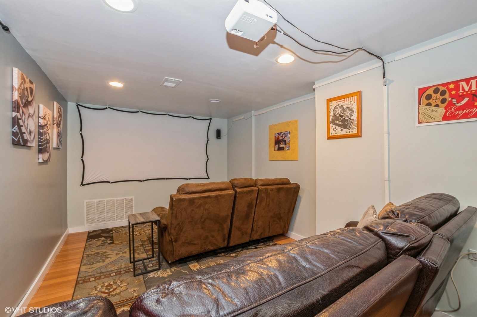 13011 South Shawnee Road Palos Heights, IL 60463 - Photo 22 of 28 a living room with furniture