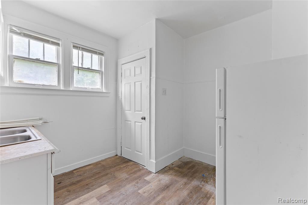 12374 Stoepel Street Detroit, MI 48204 - Photo 6 of 35