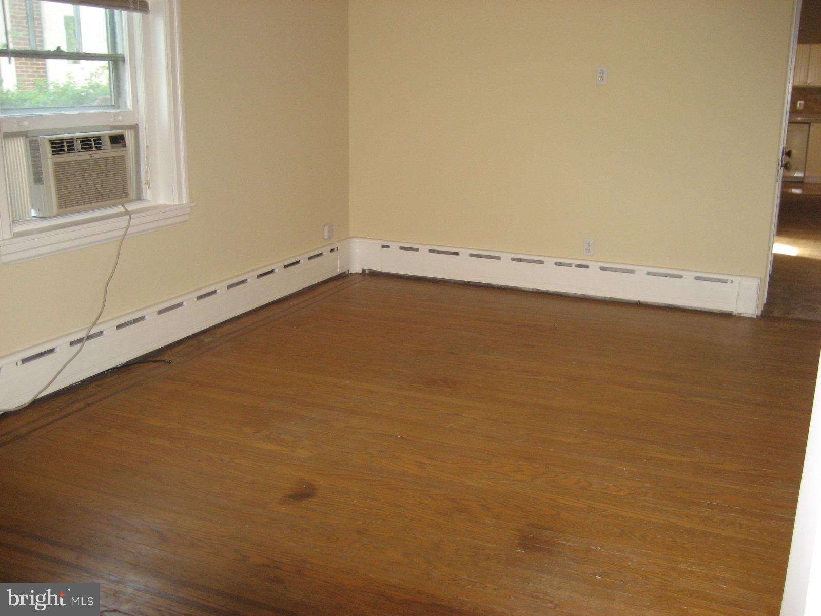100 Grandview Road Ardmore, PA 19003 - Photo 3 of 15 Living Room